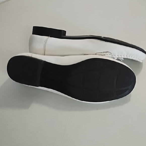 White Soft Leather Loafers with Tassels and Pewter Metal Ornament Rubber Soles - Picture 13 of 16